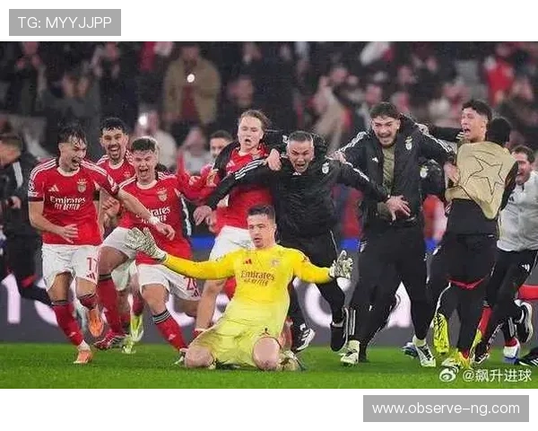 欧冠淘汰赛激战正酣豪门球队状态起伏引发球迷热议新老交锋看点十足