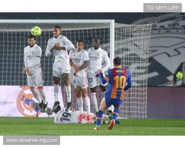 足球大战引爆全场 梅西领衔巴萨逆袭皇马 荣耀再现经典对决 足球大战引爆全场 梅西领衔巴萨逆袭皇马 荣耀再现经典对决