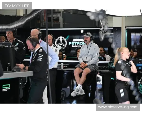 F1赛季最新动态:梅赛德斯车队新策略揭晓,车手争夺更加激烈 F1赛季最新动态:梅赛德斯车队新策略揭晓,车手争夺更加激烈