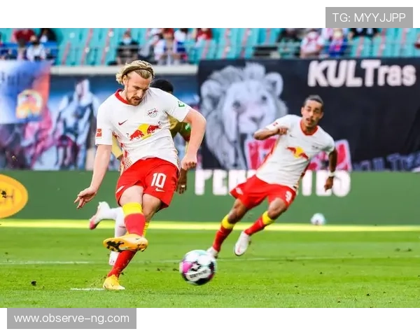 多特蒙德签约新援加强阵容准备迎接新赛季挑战 多特蒙德签约新援加强阵容准备迎接新赛季挑战