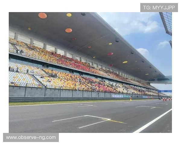 F1赛季激烈角逐 重返经典赛道引发车迷热议